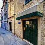 Varos-charming Stone House In Old Town 3* Split