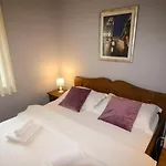 Varos-charming Stone House In Old Town Guest house