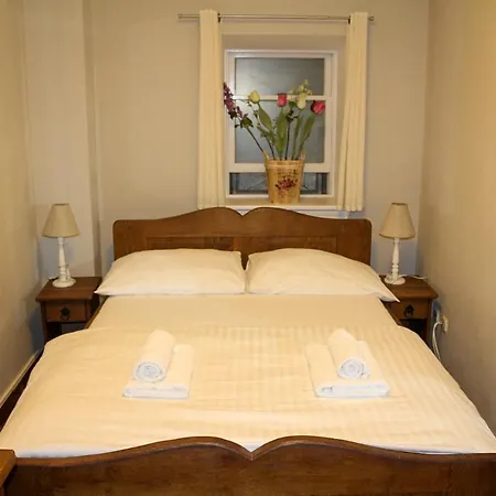 法洛斯别墅酒店 招待所 3*