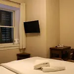 Varos Πανσιόν