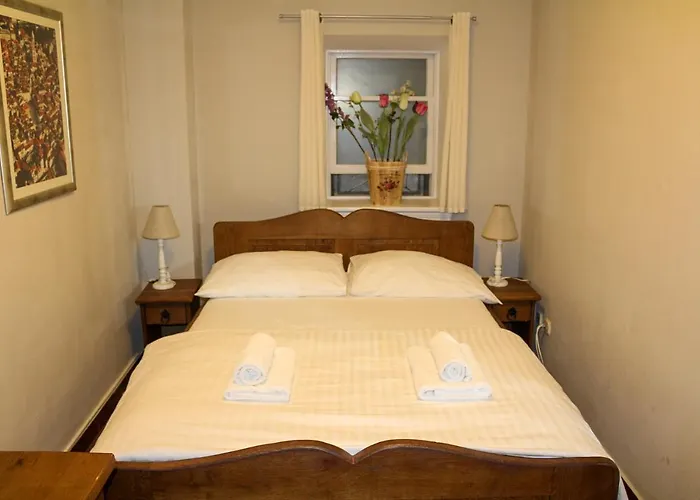 Varos Guest house 3*